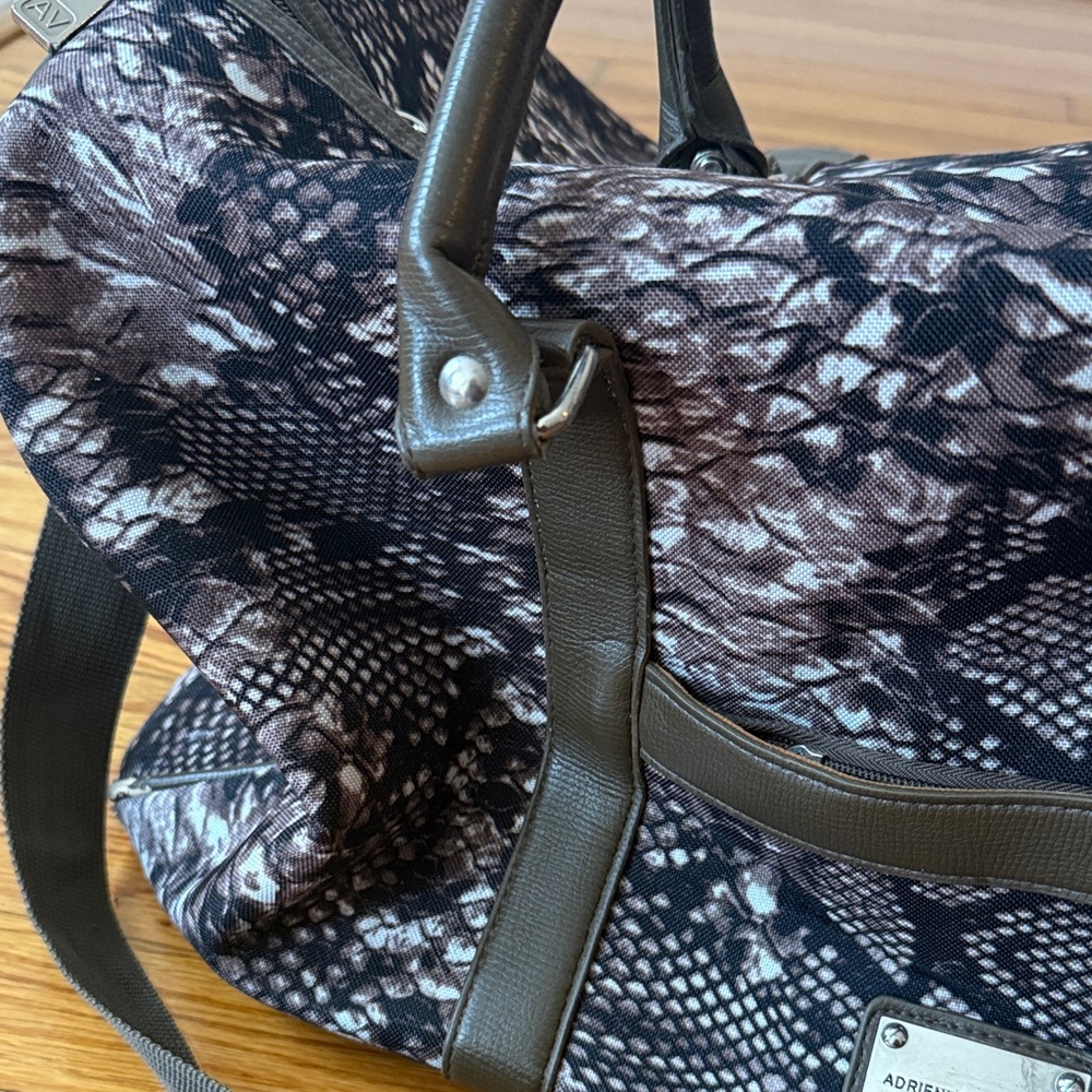 Adrienne Vittadini Taupe and White Patterned Duffel Bag - Picture 3 of 6